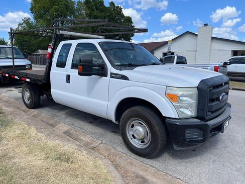 Used 2015 Ford F250 XL w/ Power Equipment Group RWD image 3