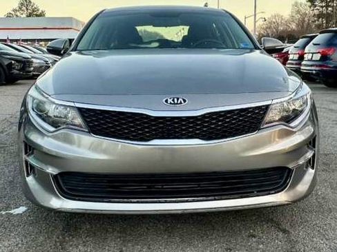 Used 2018 Kia Optima LX w/ 17" Alloy Wheels Package image 2