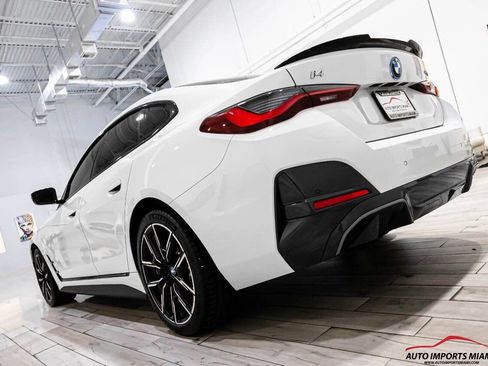 Used 2022 BMW i4 eDrive40 w/ M Sport Package image 22