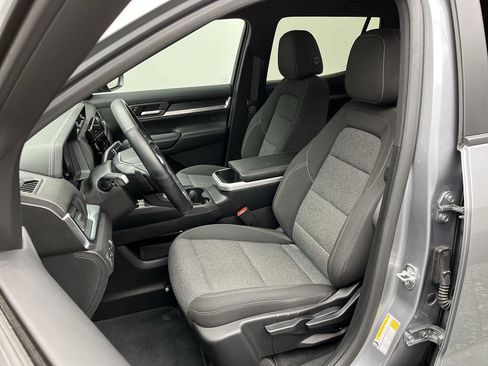 Certified 2025 GMC Terrain Elevation w/ Technology Package II AWD/4WD image 9