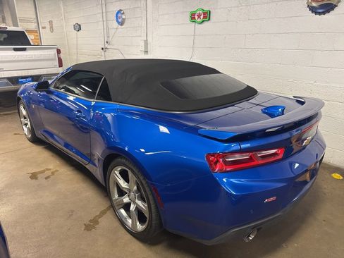 Used 2016 Chevrolet Camaro SS image 2