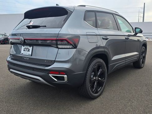 New 2025 Volkswagen Taos SEL image 4