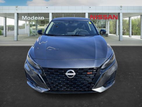 New 2025 Nissan Altima 2.5 SR image 2