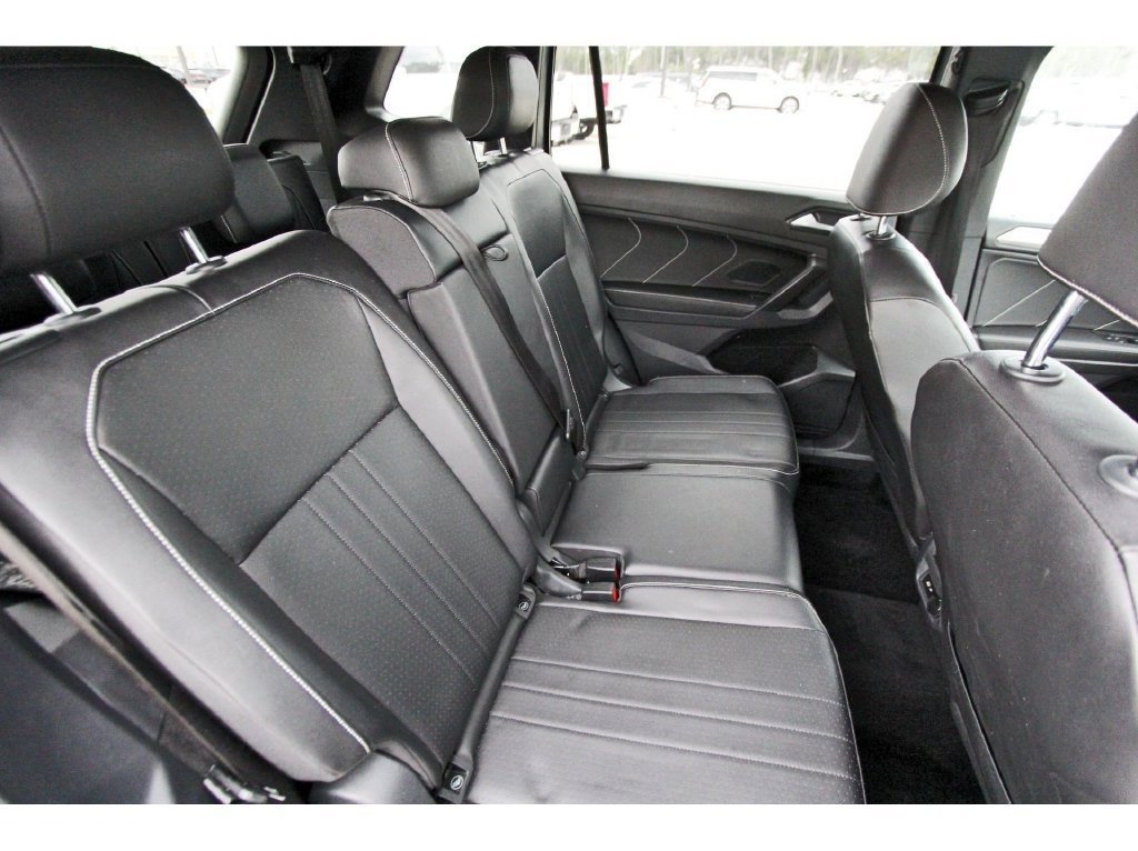 Used 2022 Volkswagen Tiguan SE R-Line FWD image 15