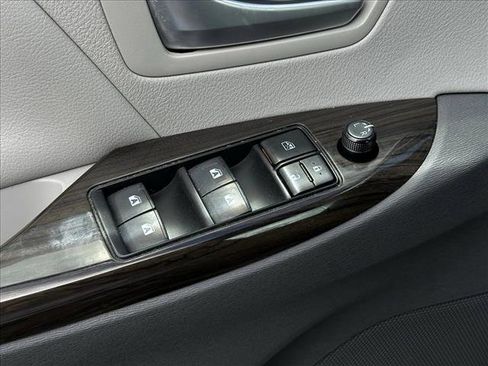 Used 2020 Toyota Sienna XLE w/ XLE Navigation Package image 16