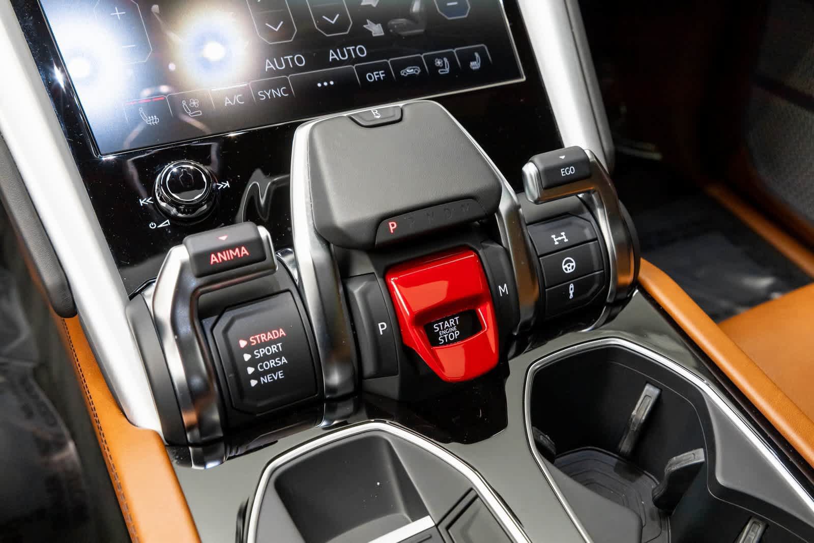 Used 2022 Lamborghini Urus AWD/4WD image 19