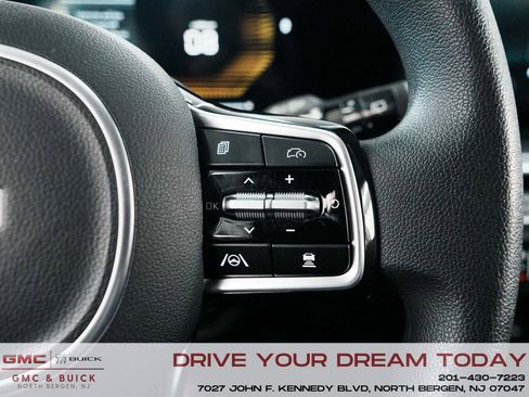 Used 2025 Kia Sorento LX image 23