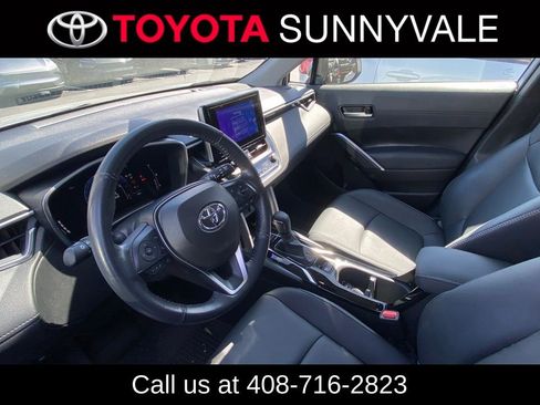 Used 2023 Toyota Corolla Cross XLE w/ Convenience Package image 4