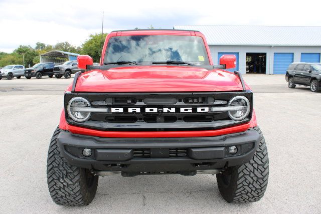 Used 2022 Ford Bronco Outer Banks AWD/4WD image 2