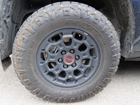 Used 2023 Toyota Sequoia Capstone image 12