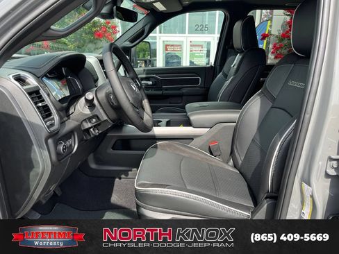 New 2026 RAM 2500 Laramie AWD/4WD image 3