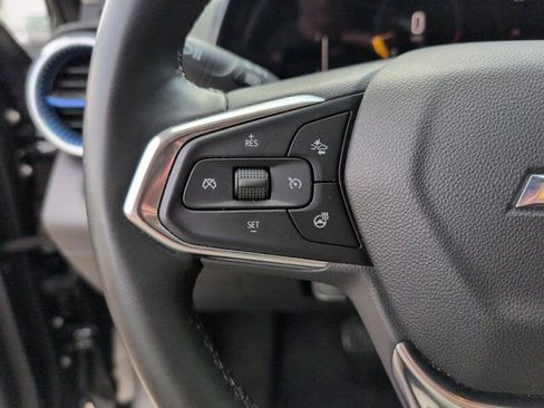 Used 2025 Chevrolet Trax LT w/ LT Convenience Package FWD image 20