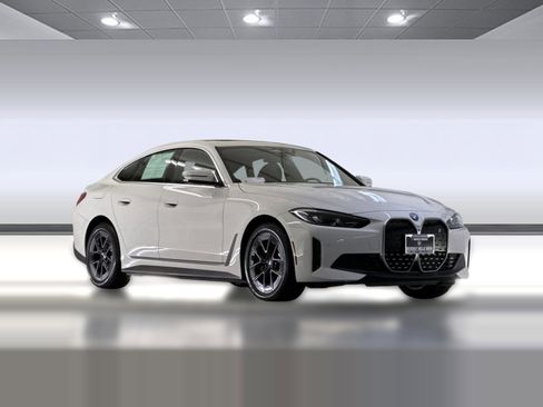 Used 2023 BMW i4 eDrive35 RWD image 6