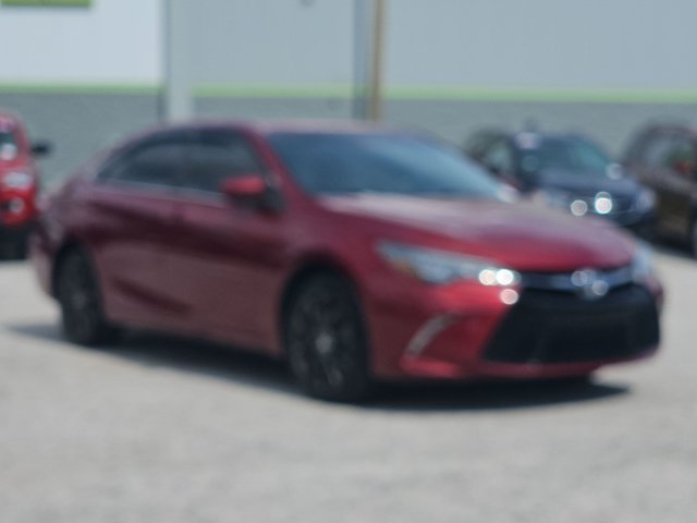 Used 2015 Toyota Camry XSE FWD image 3