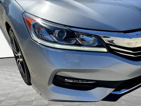 Used 2016 Honda Accord Sport image 31