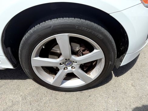 Used 2011 Volvo XC60 T6 R-Design w/ Convenience Pkg image 37