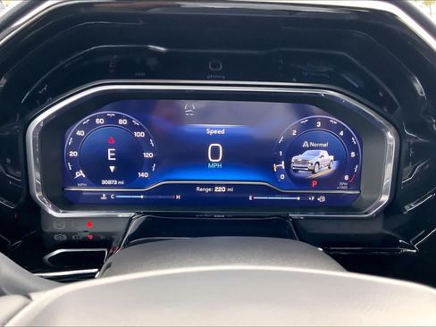 Used 2024 Chevrolet Silverado 1500 High Country w/ Technology Package RWD image 26