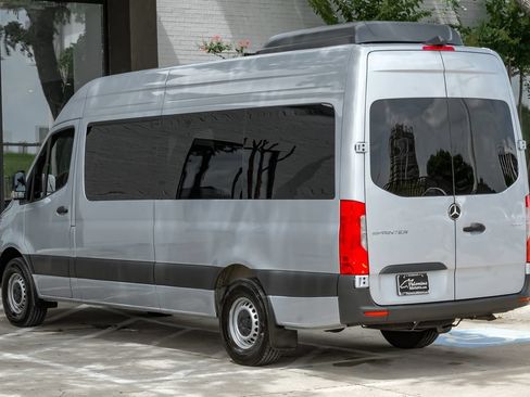 Used 2025 Mercedes-Benz Sprinter 2500 image 8