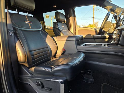 Used 2023 Ford F250 Platinum image 15