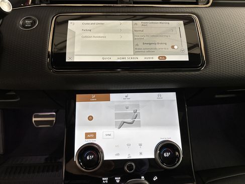 Used 2023 Land Rover Range Rover Evoque R-Dynamic S image 17