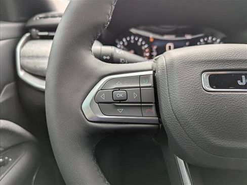 New 2026 Jeep Compass Latitude image 13