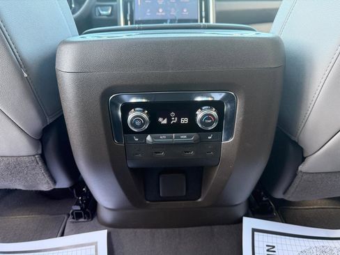 Used 2025 GMC Yukon Elevation w/ Elevation Premium Package image 24