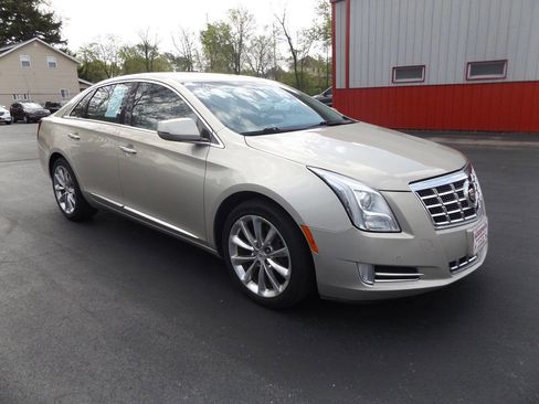 Used 2013 Cadillac XTS Luxury w/ Driver Awareness Package FWD image 5