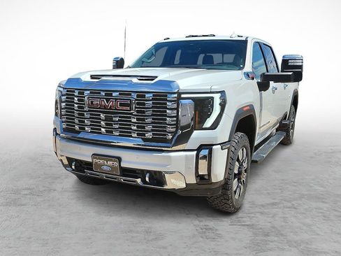 Used 2025 GMC Sierra 2500 Denali w/ Technology Package AWD/4WD image 4