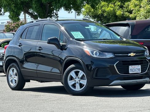 Used 2022 Chevrolet Trax LT w/ Driver Confidence Package AWD/4WD image 2