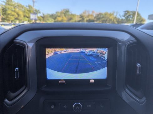 Used 2021 Chevrolet Silverado 1500 Custom image 22