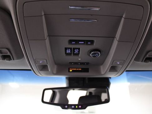 Used 2018 Chevrolet Tahoe LT w/ LT Signature Package image 47