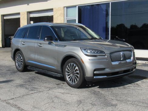 Used 2023 Lincoln Aviator Reserve w/ Equipment Group 201A image 1