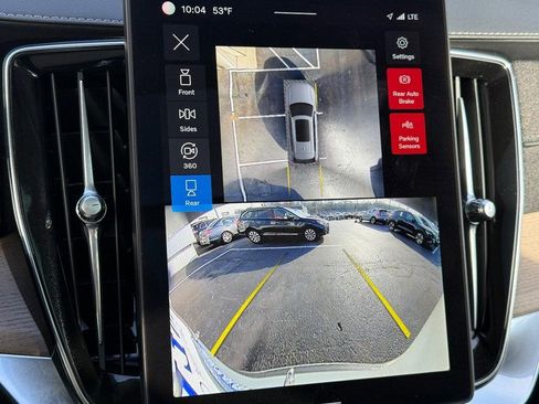 Used 2025 Volvo XC90 B6 Plus image 22