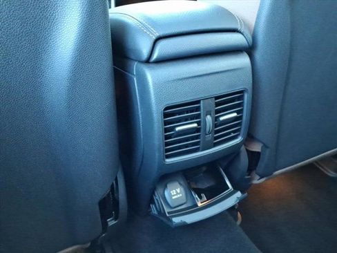 Used 2015 Mercedes-Benz GLA 250 4MATIC image 19