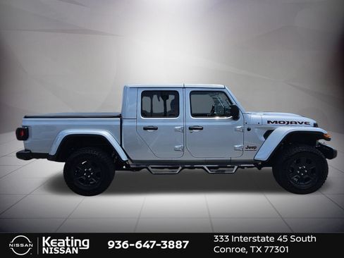 Used 2023 Jeep Gladiator Mojave w/ Cold Weather Group AWD/4WD image 9