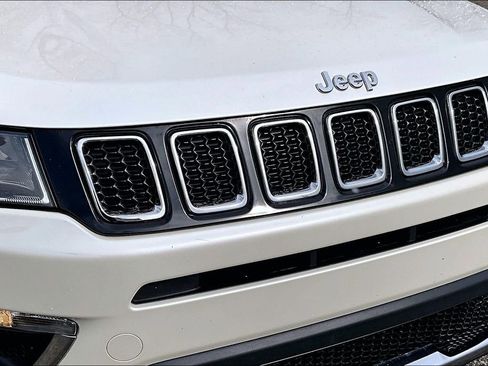 Used 2019 Jeep Compass Limited image 27