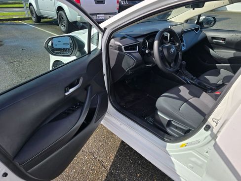 Used 2020 Toyota Corolla LE image 13