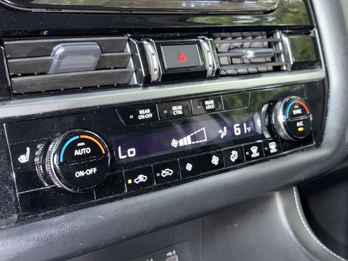 Used 2024 Nissan Pathfinder SV AWD/4WD image 5