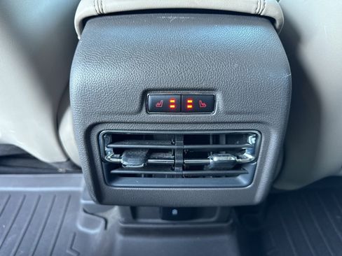 Used 2021 Lincoln Corsair Reserve image 18