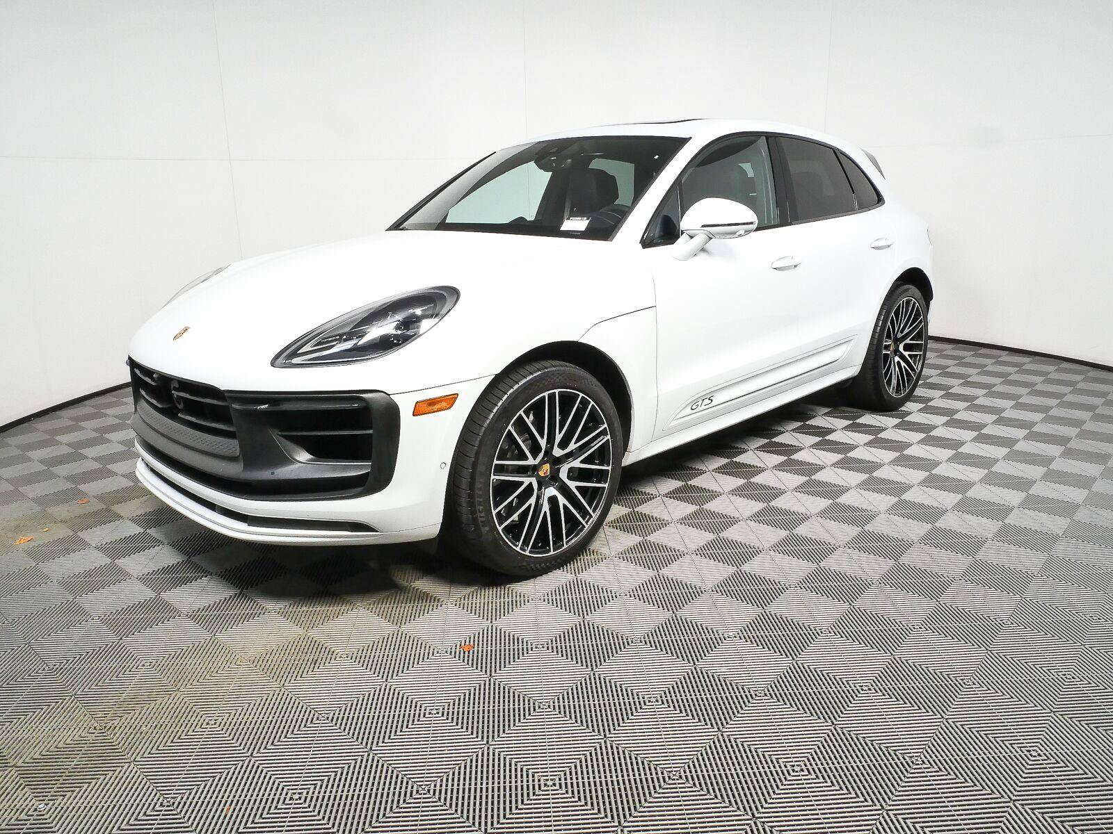 Certified 2023 Porsche Macan GTS AWD/4WD image 1