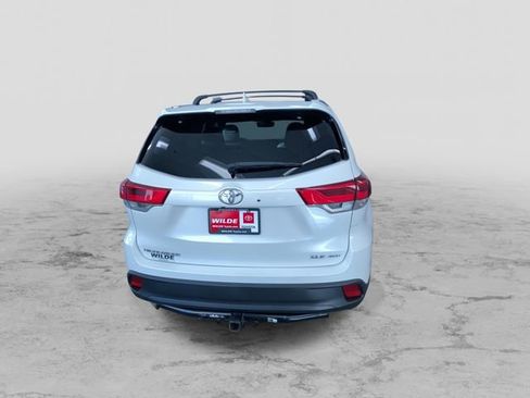 Certified 2017 Toyota Highlander XLE image 9
