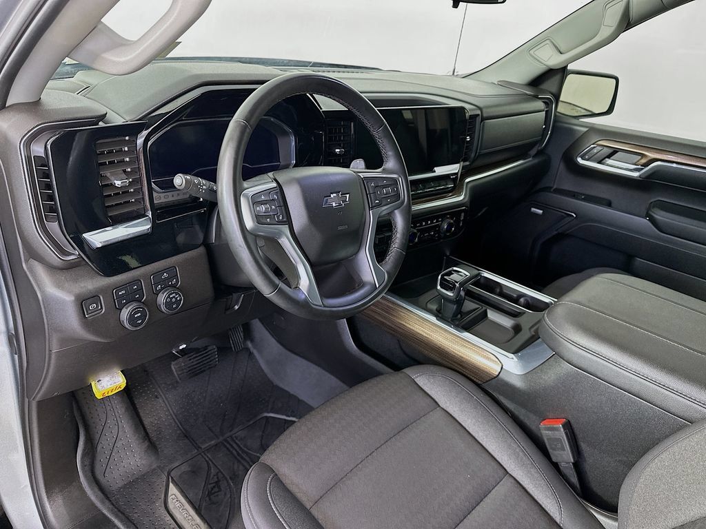 Used 2024 Chevrolet Silverado 1500 RST w/ Convenience Package II AWD/4WD image 30