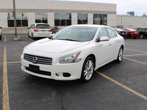 Used 2011 Nissan Maxima 3.5 SV w/ Monitor Pkg FWD image 2