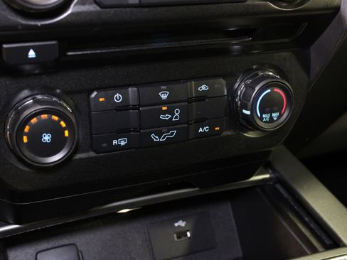 Used 2016 Ford F150 XLT w/ Equipment Group 301A Mid RWD image 26