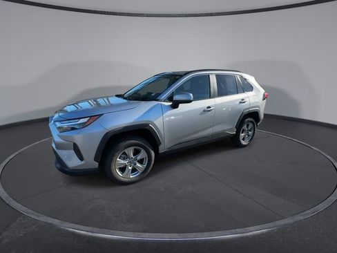Used 2025 Toyota RAV4 XLE w/ Convenience Package image 7