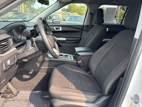 Used 2021 Ford Explorer XLT AWD/4WD image 9