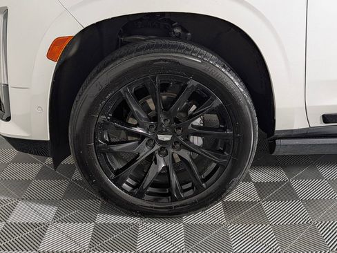 Used 2023 Cadillac Escalade Sport Platinum w/ LPO, ONYX Package AWD/4WD image 11