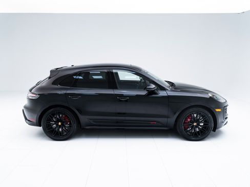 New 2026 Porsche Macan GTS image 8