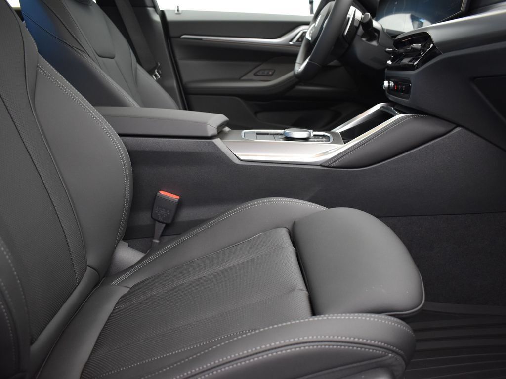 Certified 2026 BMW 430i w/ M Sport Package RWD image 25
