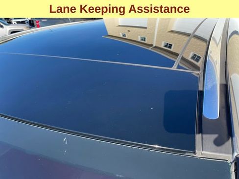 Used 2021 Lincoln Corsair AWD w/ Premium Package image 9